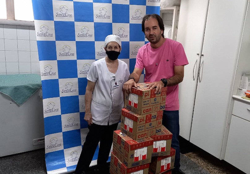 Grupo Patriotas de Jales e região doam leite para Santa Casa de Jales