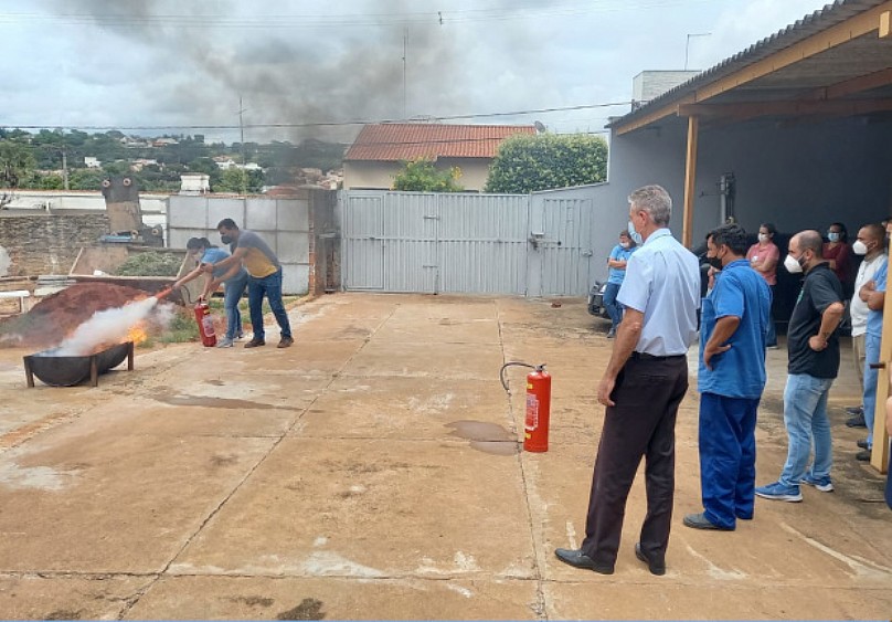 Santa Casa de Jales realiza reciclagem da Brigada de Incêndio para 2023