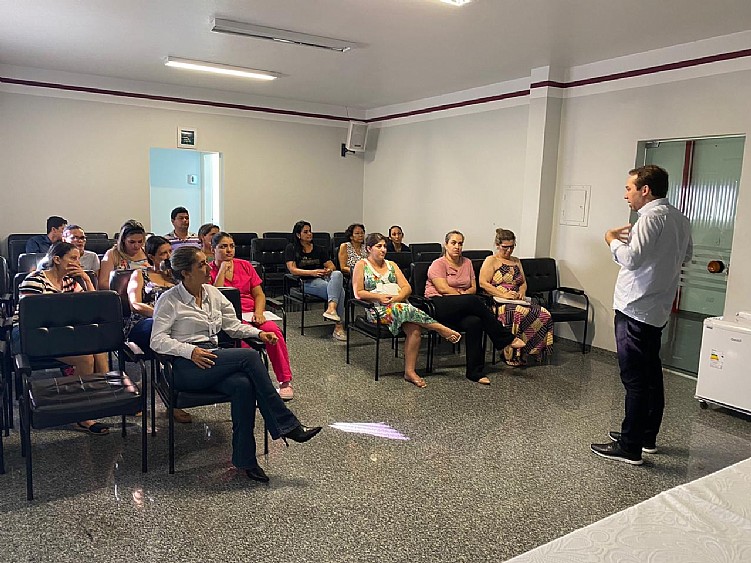 Infectologista da Santa Casa de Jales orienta equipes sobre o novo Coronavírus