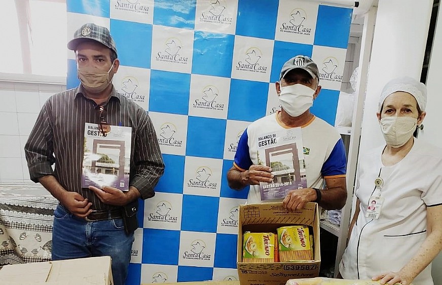 Santa Casa de Jales recebe doação de biscoitos em campanha realizada na cidade de Santa Albertina