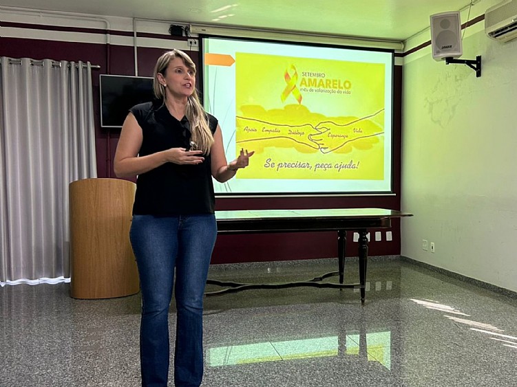 Santa Casa de Jales realiza bate-papo com psicóloga para colaboradores em alusão ao Setembro Amarelo