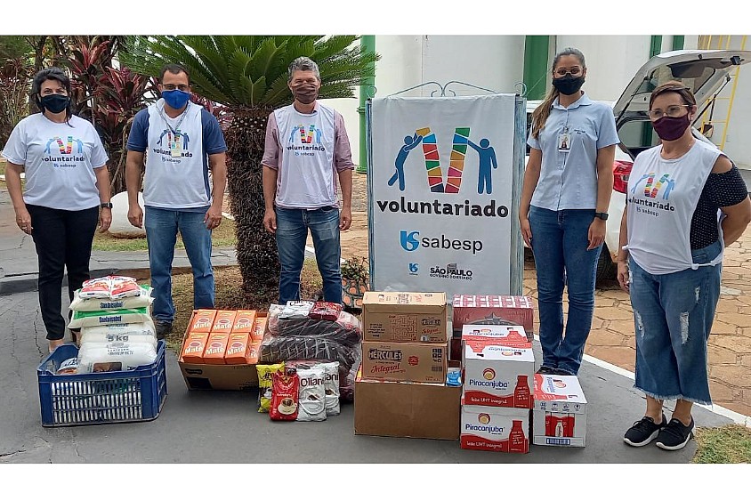 Voluntariado da SABESP realiza a doação de alimentos para a Santa Casa de Jales