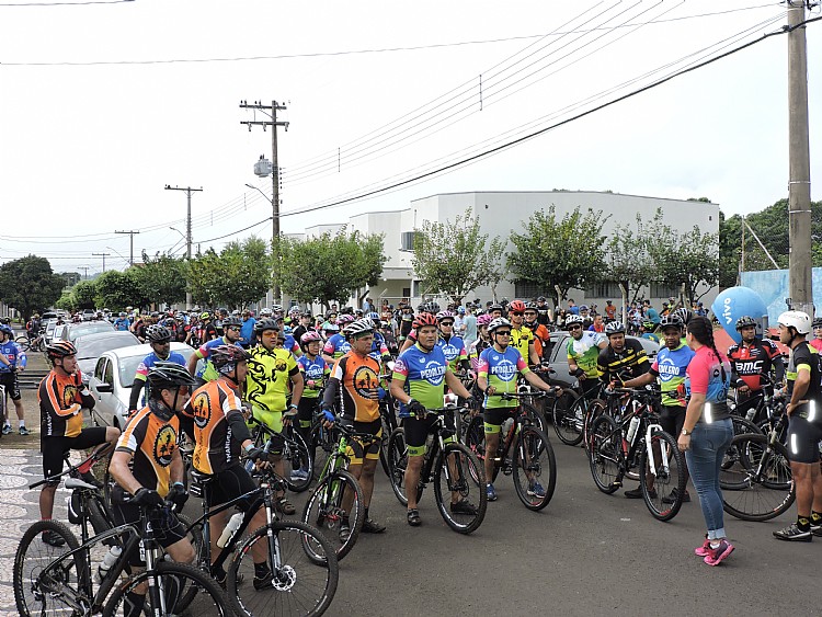 4º Passeio Ciclístico em prol da Santa Casa de Jales reúne 230 ciclistas