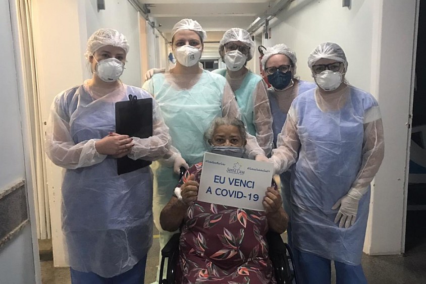 COVID-19: Mais um paciente recebe alta da ala de Síndromes Gripais da Santa Casa de Misericórdia de Jales