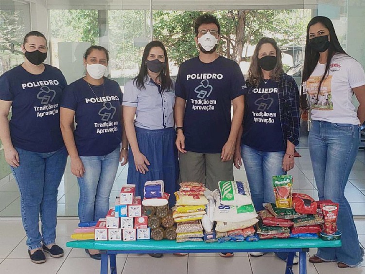 Trote Solidário: Alunos do 3ºcolegial da escola Ferreira Prado arrecadam alimentos para Santa Casa de Jales