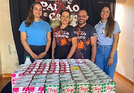 Santa Casa de Jales recebe doação de leite do Teatro Musical Paixão de Cristo