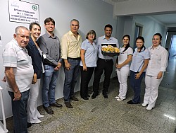 Pacientes e colaboradoras da Santa Casa recebem homenagem do Dia da Mulher