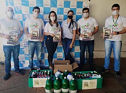 Santa Casa de Jales recebe doação de produtos de limpeza de campanha organizada por Banco Sicredi de Jales