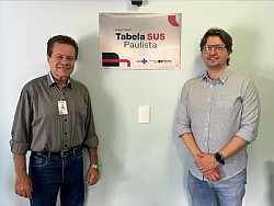 Santa Casa de Jales recebe placa do programa “Aqui tem Tabela SUS Paulista