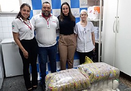 Concessionária Viviani Motors doa mais de 200kg de alimentos para Santa Casa de Jales