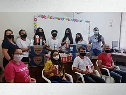 Solidariedade: Alunos da escola Zélia de Lourdes de Pontalinda doam leite para Santa Casa de Jales